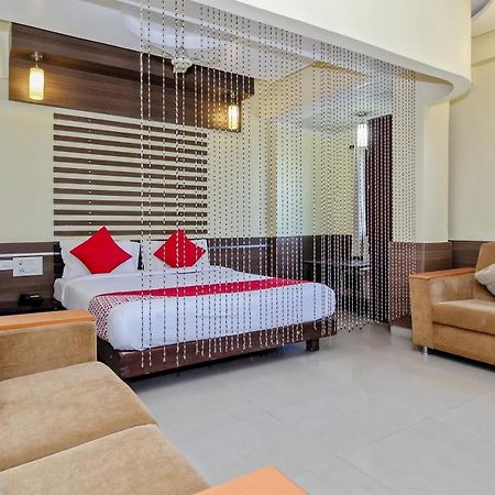 Oyo 30537 Hotel Megharaj Bijāpur Dış mekan fotoğraf