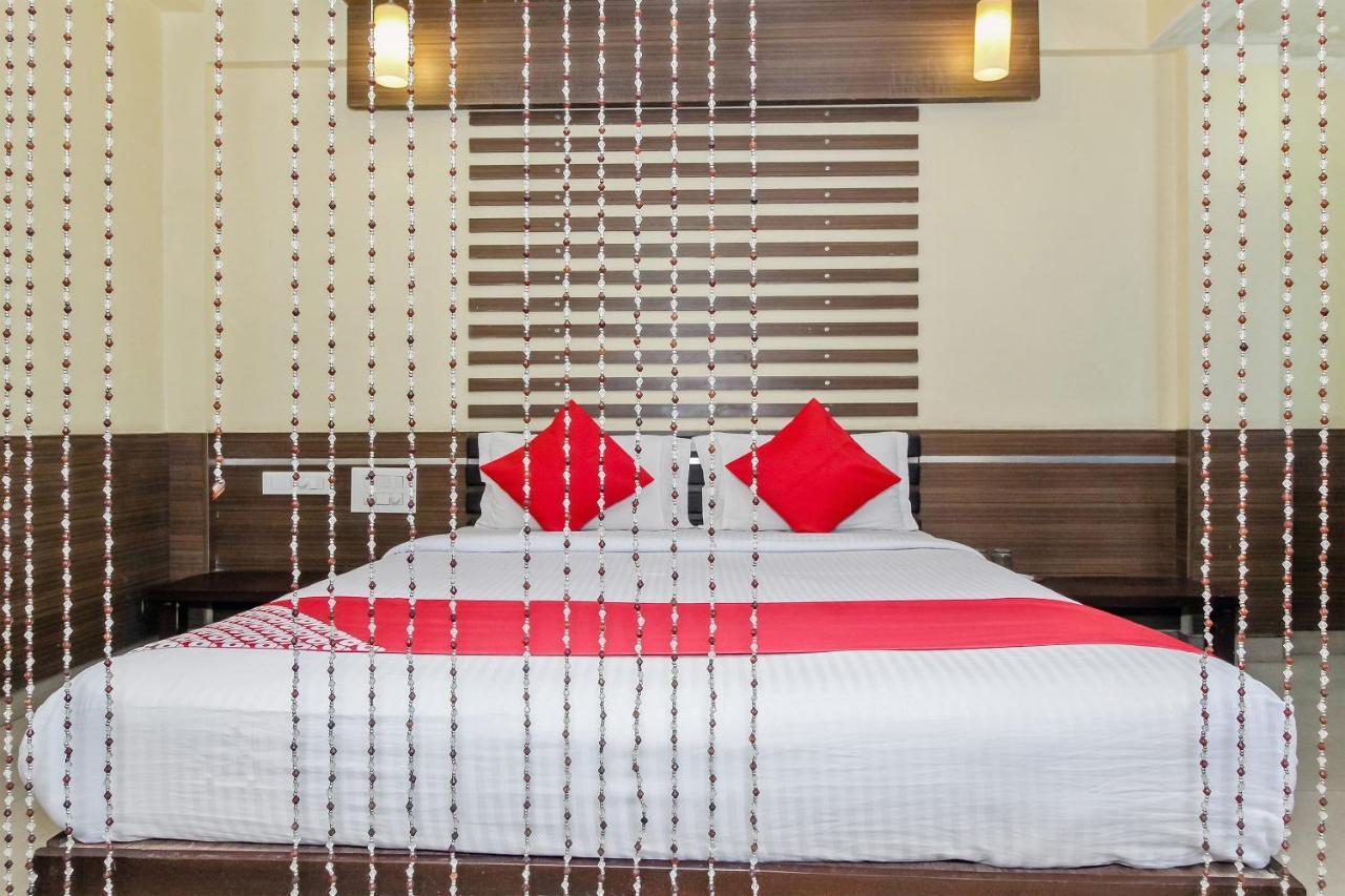 Oyo 30537 Hotel Megharaj Bijāpur Dış mekan fotoğraf