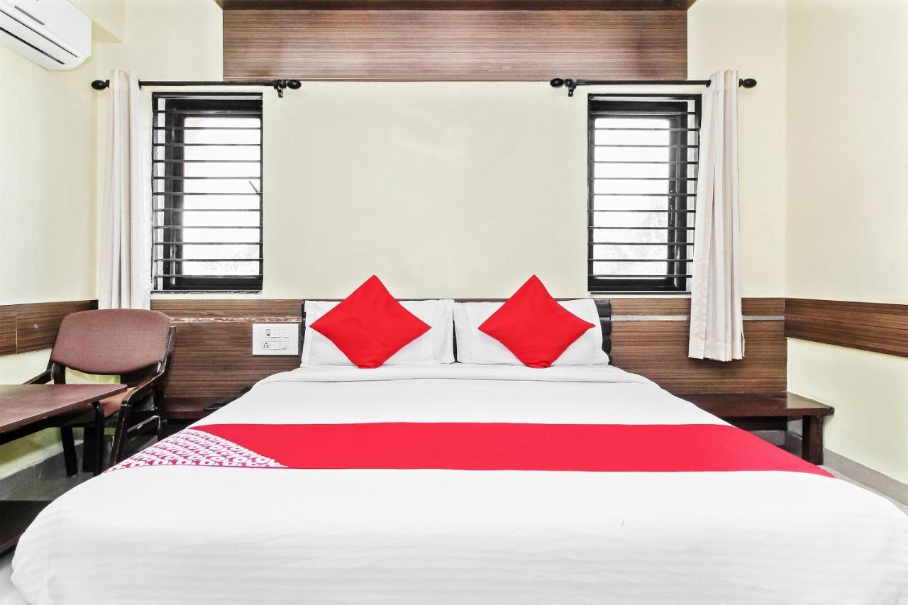 Oyo 30537 Hotel Megharaj Bijāpur Dış mekan fotoğraf
